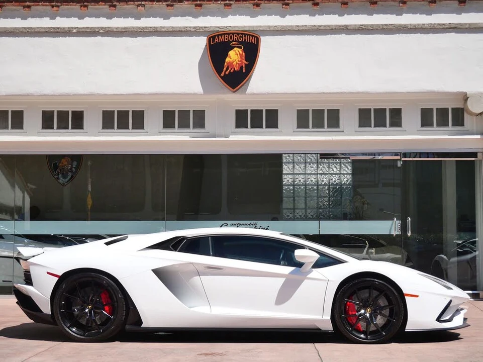 2018 Lamborghini Aventador S LP740-4 - Image 2 of 24