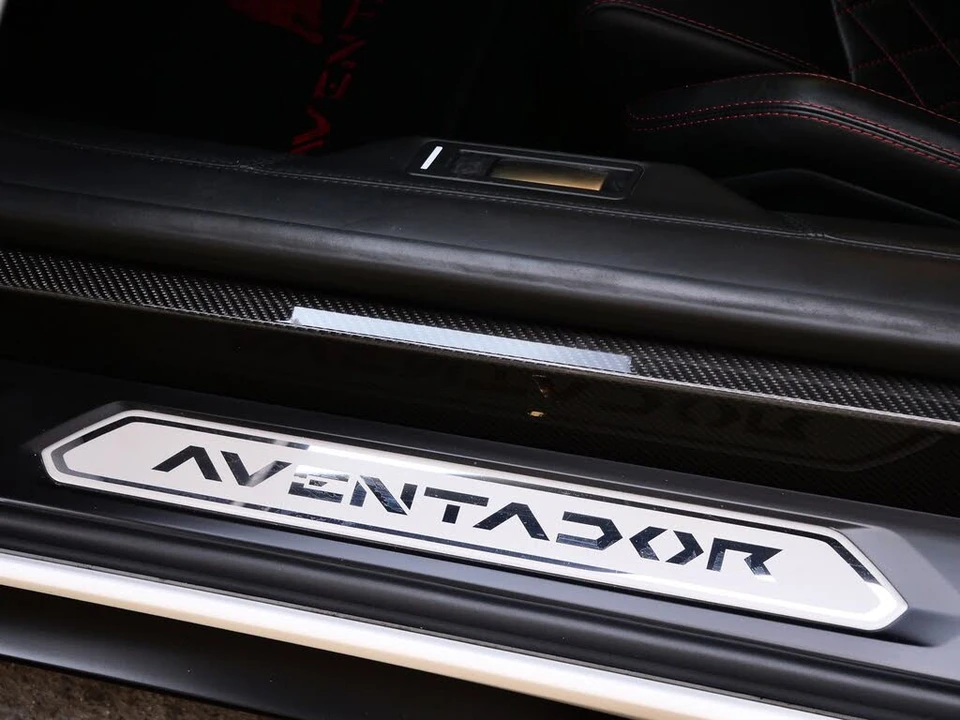 2018 Lamborghini Aventador S LP740-4 - Image 19 of 24