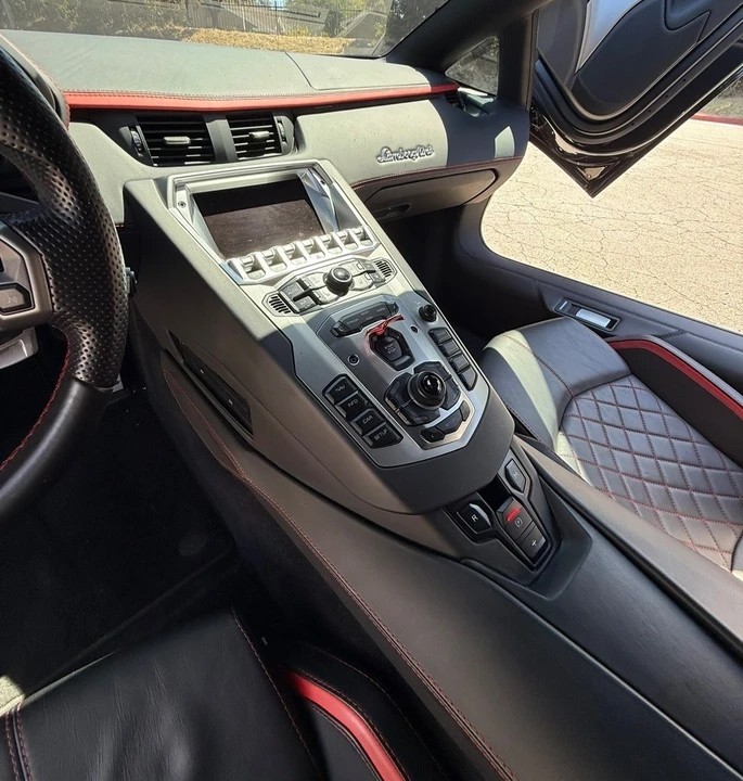 2018 Lamborghini Aventador S LP740-4 - Image 18 of 19