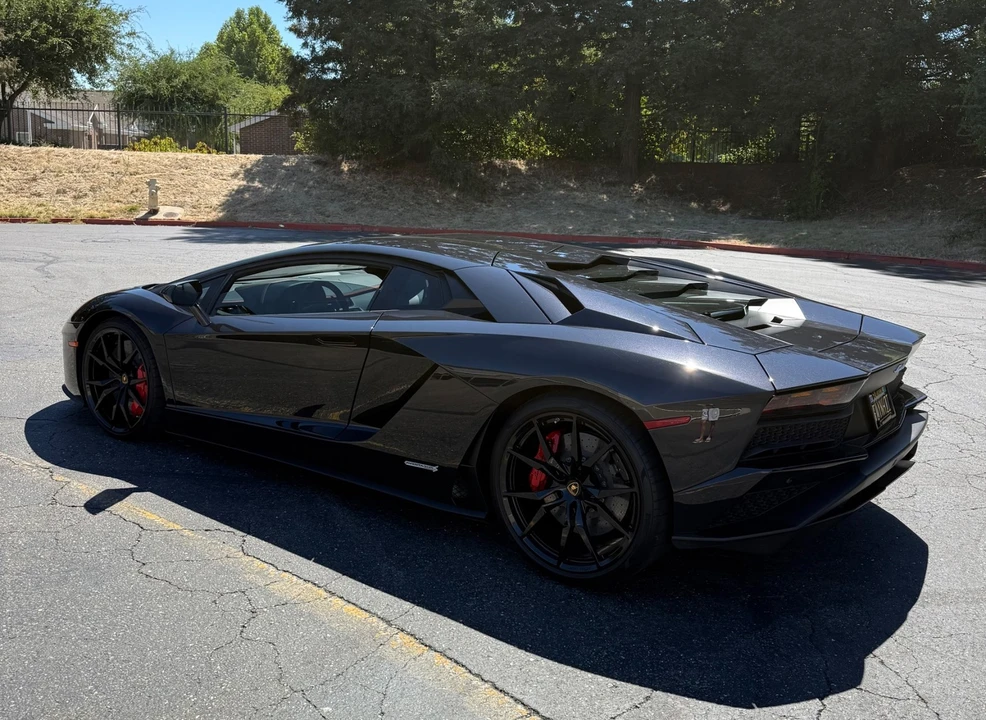 2018 Lamborghini Aventador S LP740-4 - Image 6 of 19