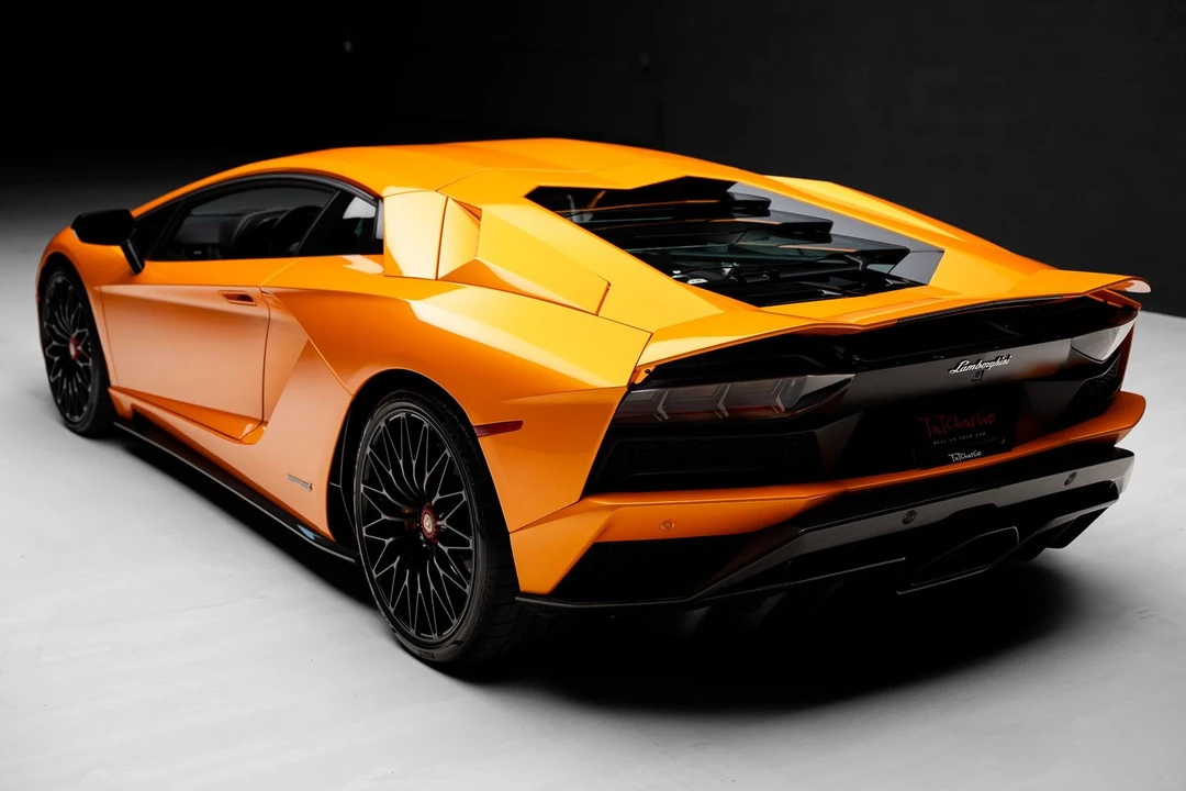 2018 Lamborghini Aventador S LP740-4 - Image 26 of 31