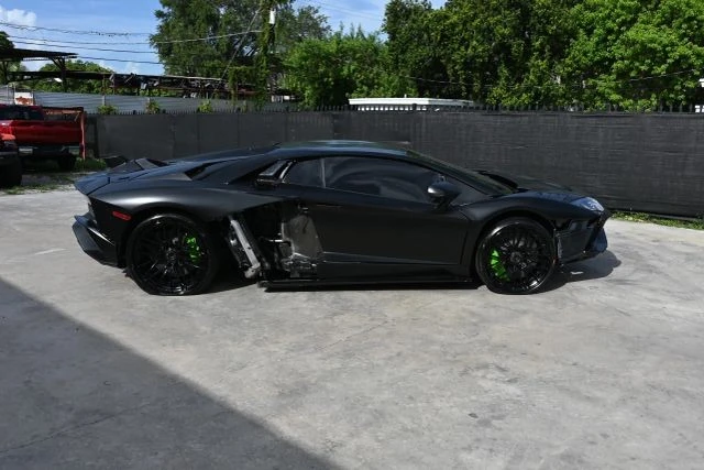 2018 Lamborghini Aventador S LP740-4 - Image 6 of 14