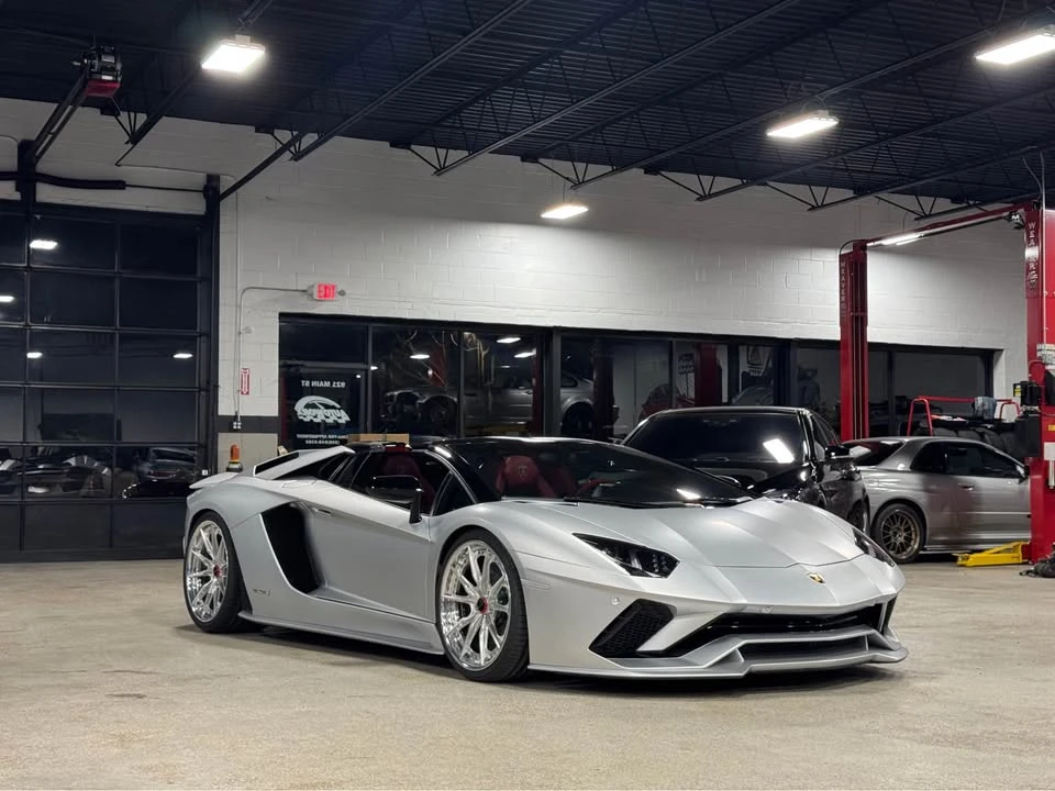 2018 Lamborghini - Image 4 of 9