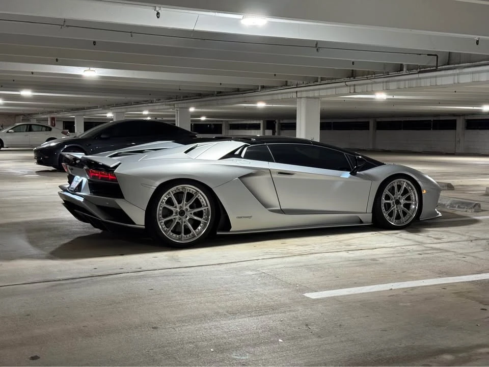 2018 Lamborghini - Image 5 of 9