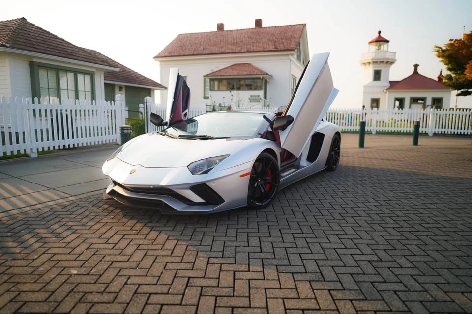 2018 Lamborghini Aventador S LP740-4 Roadster - Image 5 of 11