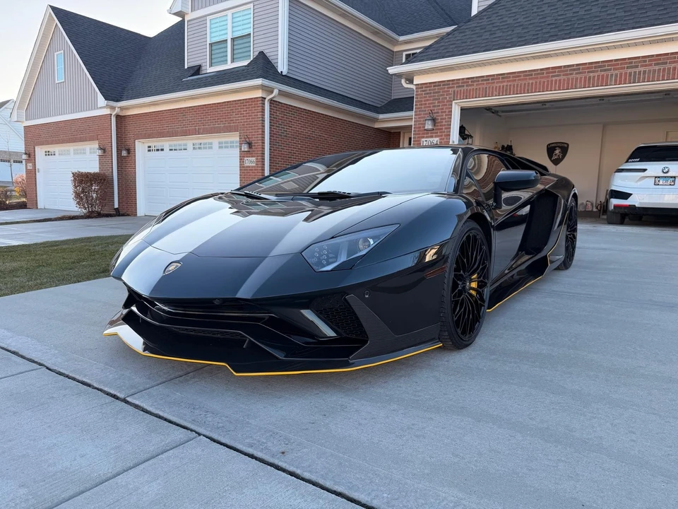 2018 Lamborghini Aventador S LP740-4 - Image 2 of 21