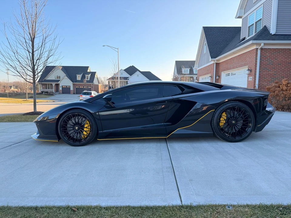 2018 Lamborghini Aventador S LP740-4 - Image 11 of 21