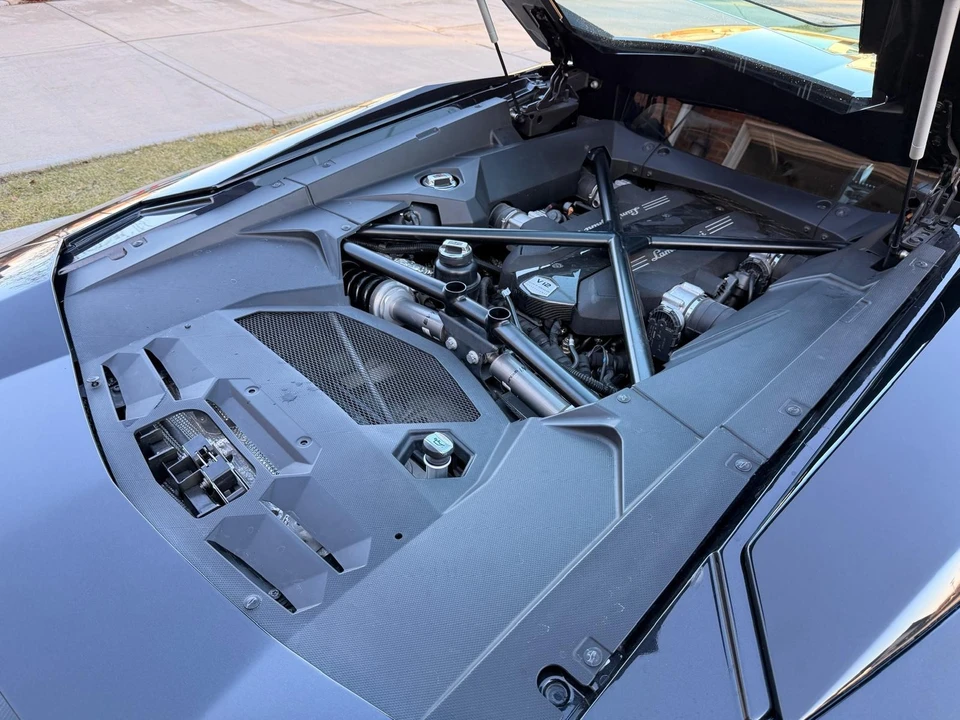 2018 Lamborghini Aventador S LP740-4 - Image 16 of 21