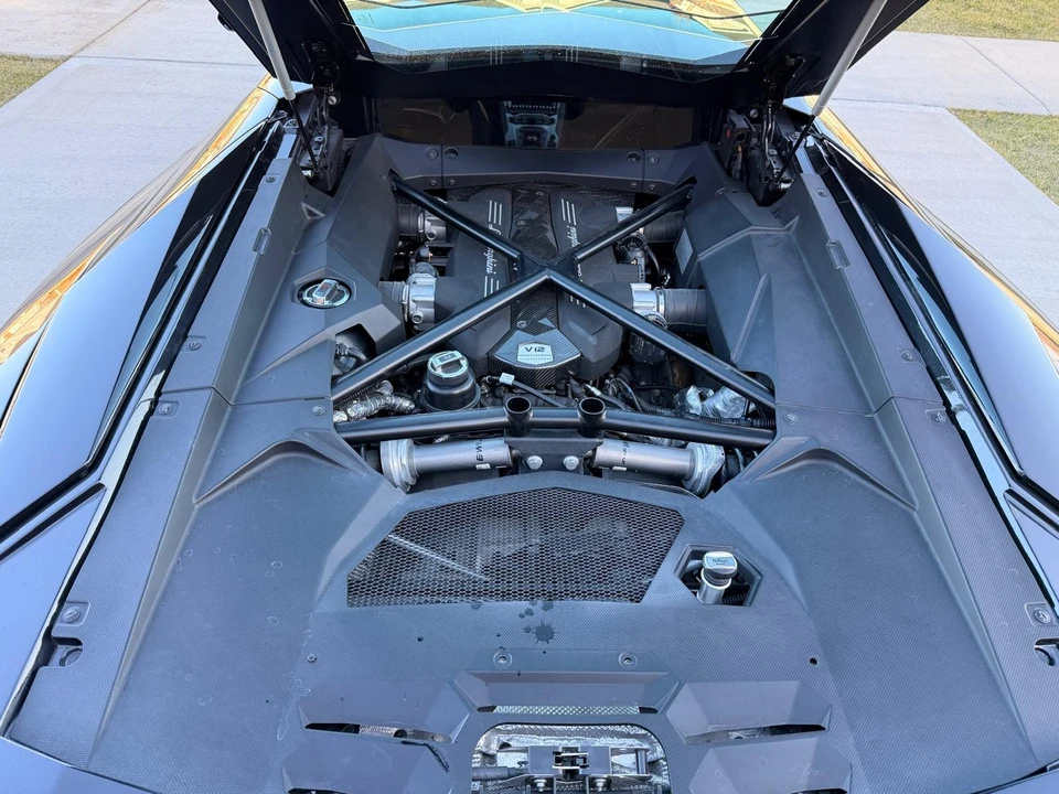 2018 Lamborghini Aventador S LP740-4 - Image 17 of 21