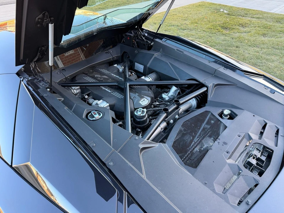 2018 Lamborghini Aventador S LP740-4 - Image 18 of 21