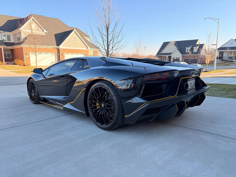2018 Lamborghini Aventador S LP740-4 - Image 10 of 21