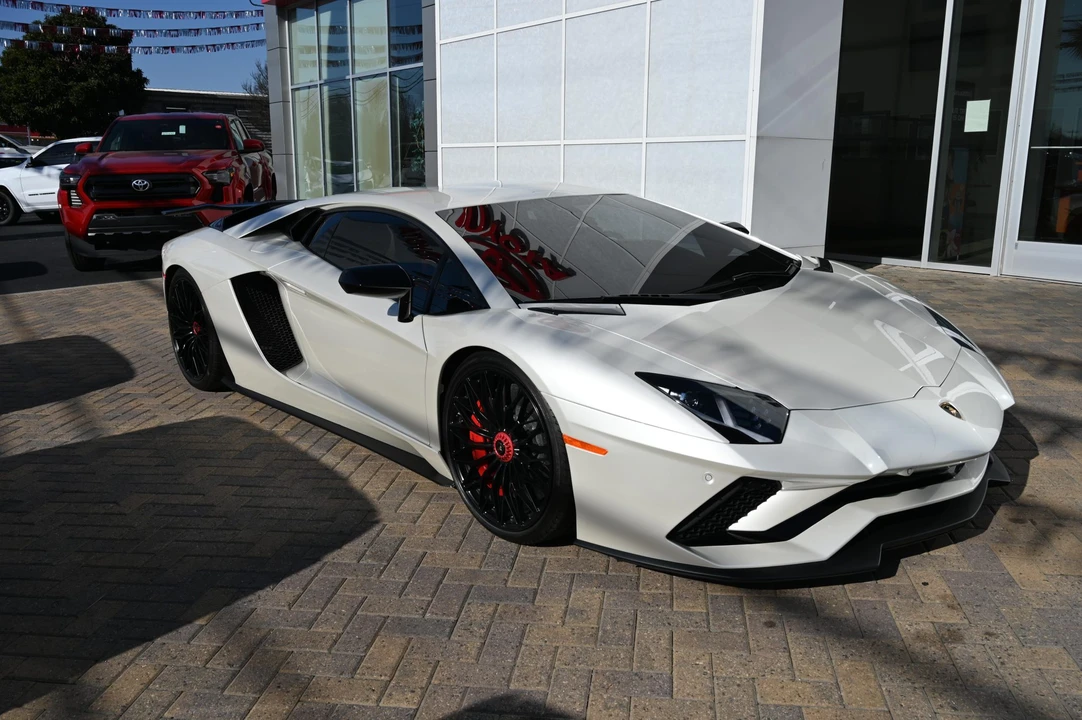 2018 Lamborghini Aventador S LP740-4 - Image 8 of 31