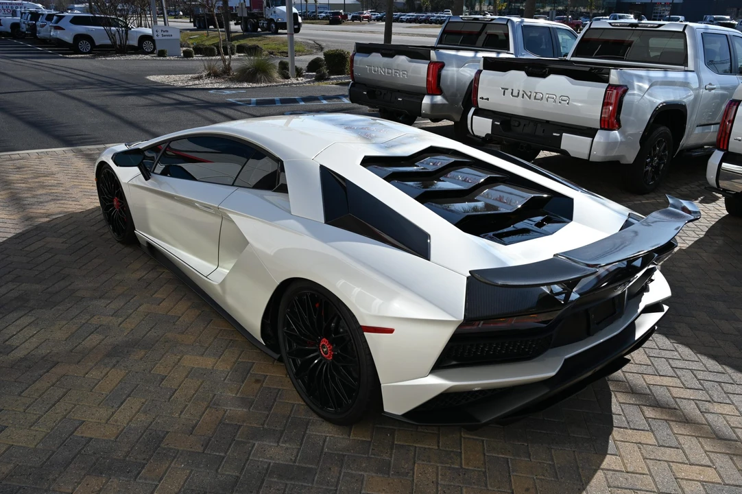 2018 Lamborghini Aventador S LP740-4 - Image 27 of 31