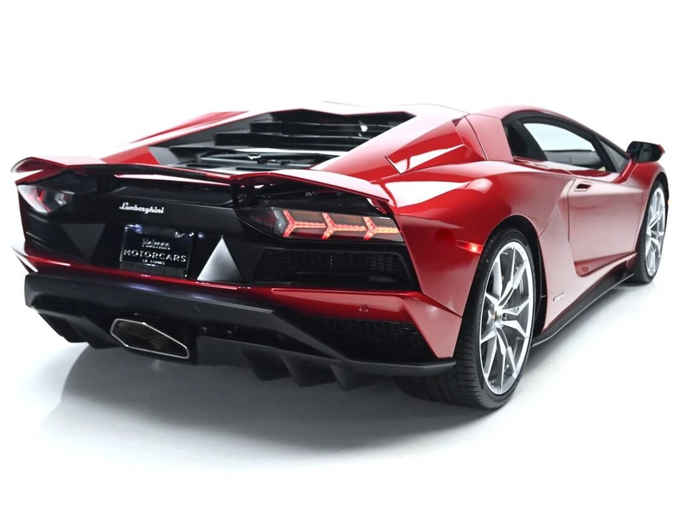 2018 Lamborghini Aventador S LP740-4 - Image 6 of 31