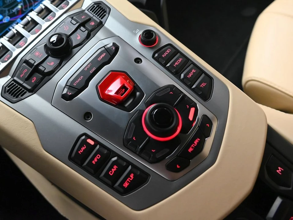 2018 Lamborghini Aventador S LP740-4 - Image 21 of 31
