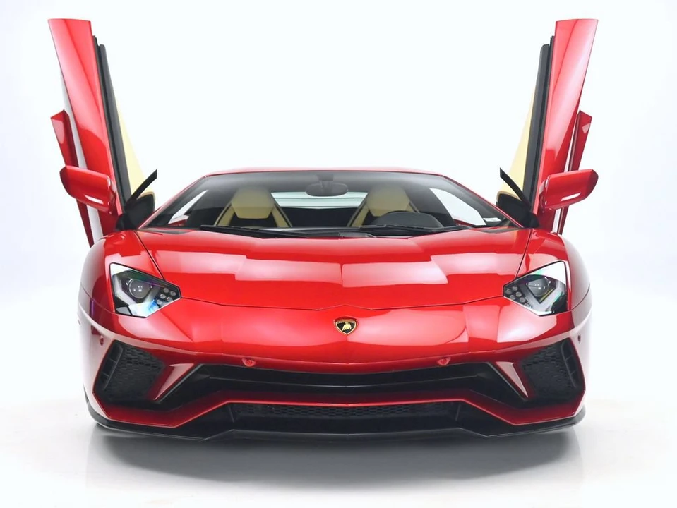2018 Lamborghini Aventador S LP740-4 - Image 2 of 31