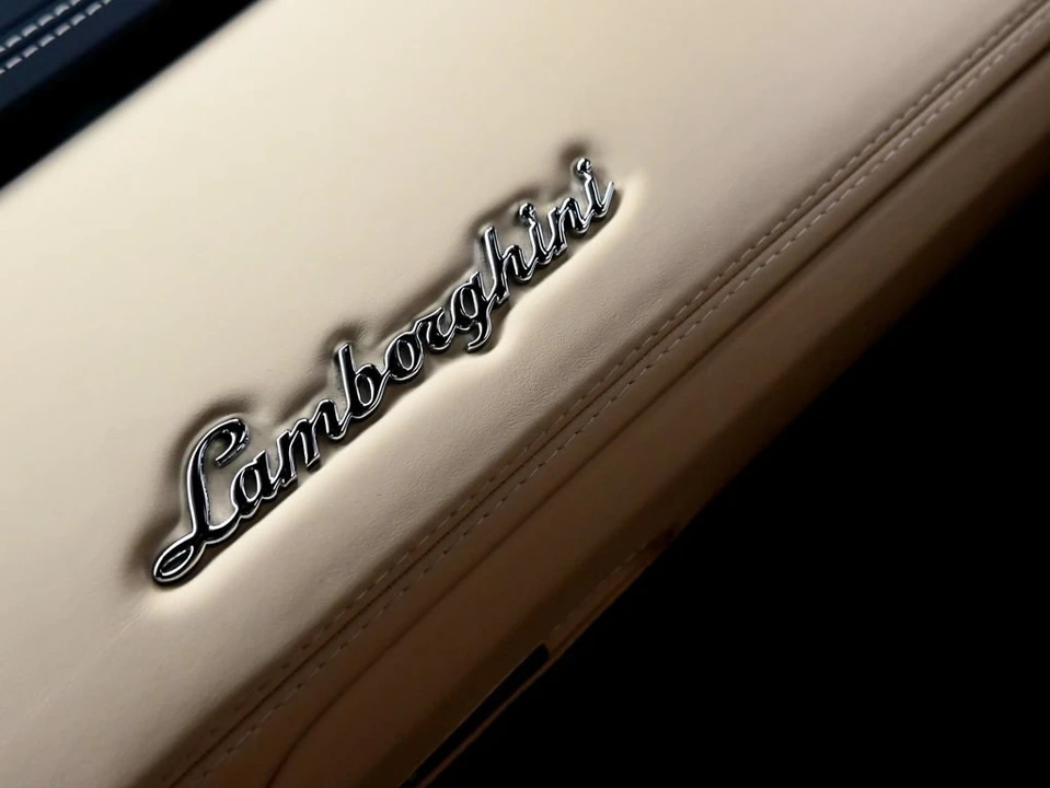 2018 Lamborghini Aventador S LP740-4 - Image 22 of 31