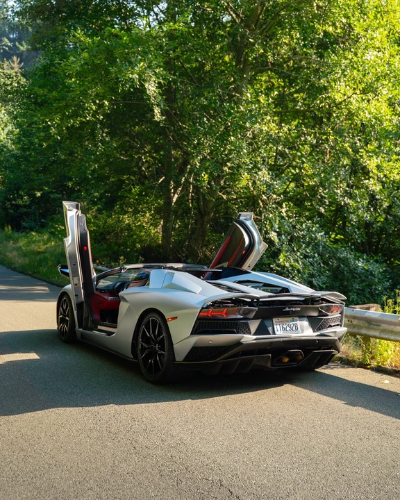 2018 Lamborghini Aventador S LP740-4 - Image 9 of 17