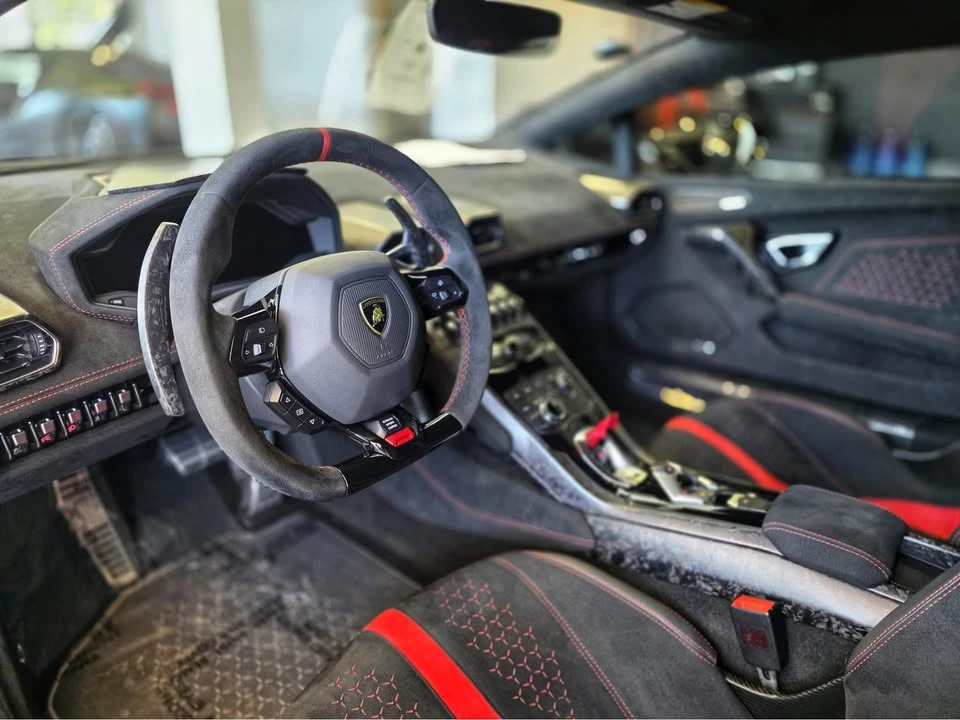 2018 Lamborghini Huracan - Image 14 of 20