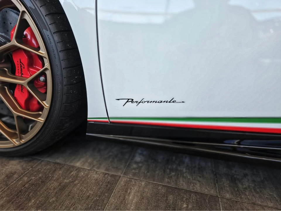 2018 Lamborghini Huracan - Image 8 of 20