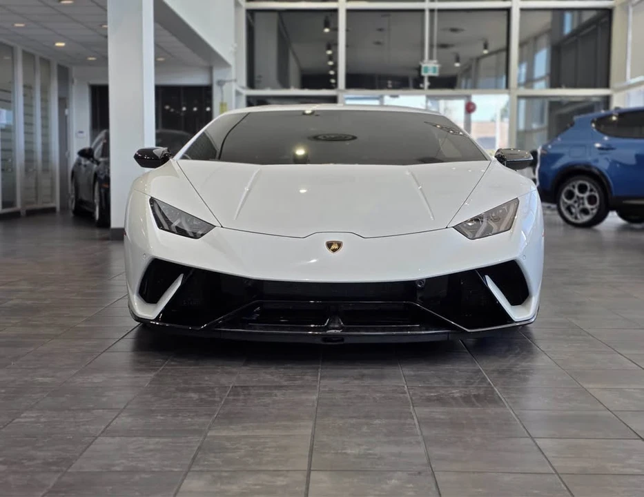 2018 Lamborghini Huracan - Image 2 of 20