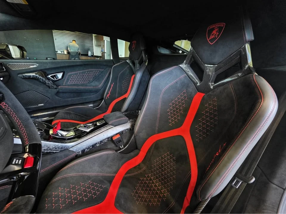 2018 Lamborghini Huracan - Image 16 of 20