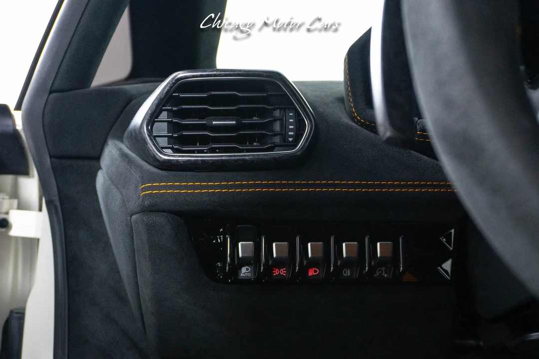 2018 Lamborghini Huracan - Image 28 of 31