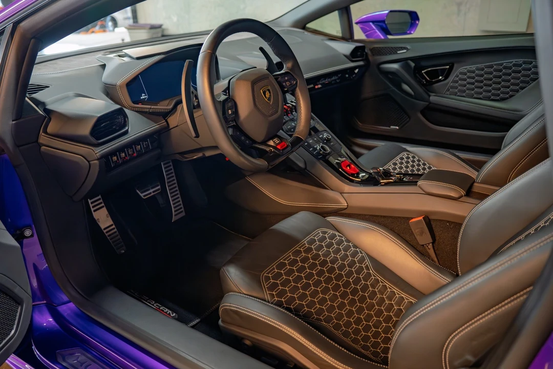 2018 Lamborghini Huracan - Image 9 of 31