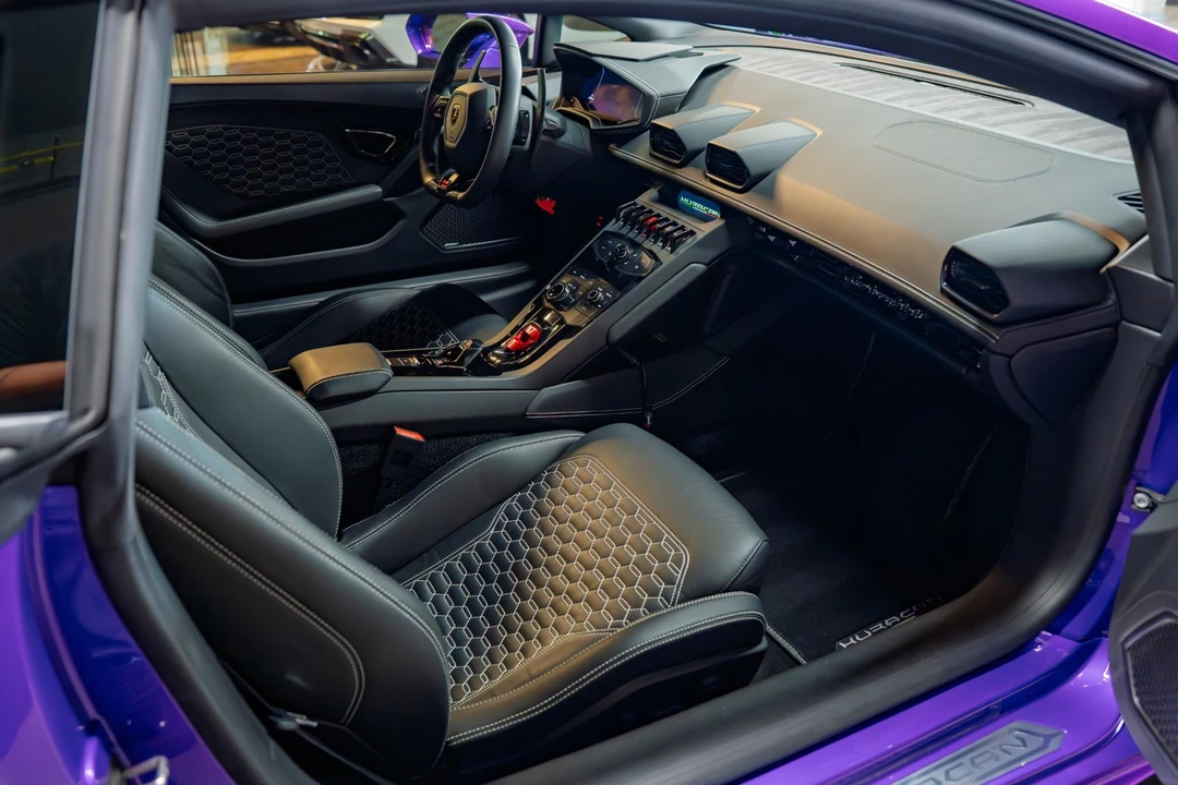 2018 Lamborghini Huracan - Image 10 of 31