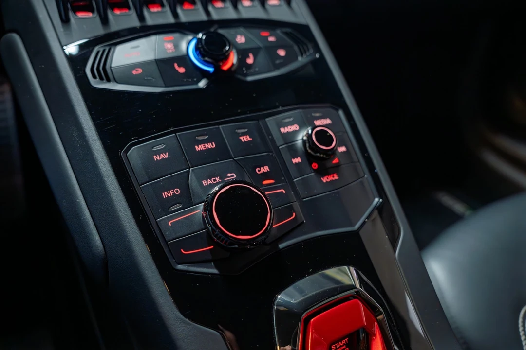2018 Lamborghini Huracan - Image 27 of 31