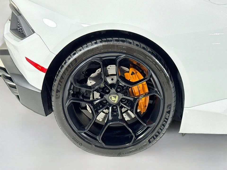 2018 Lamborghini Huracan LP580-2 - Image 13 of 18