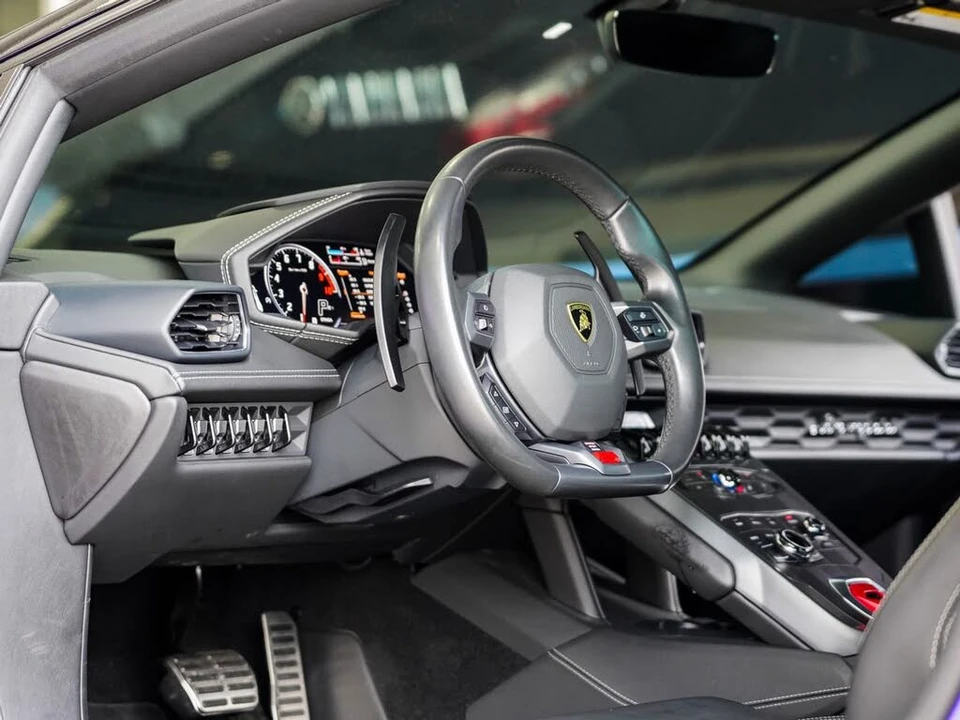 2018 Lamborghini Huracan LP580-2 - Image 3 of 31