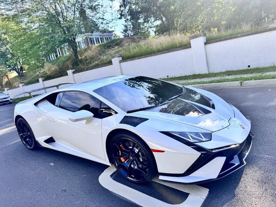 2018 Lamborghini Huracan LP580-2 - Image 3 of 8