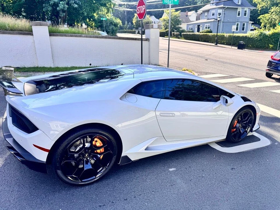 2018 Lamborghini Huracan LP580-2 - Image 5 of 8