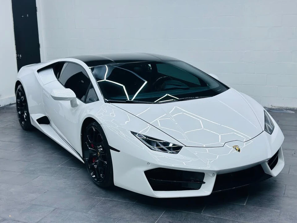 2018 Lamborghini Huracan LP580-2 - Image 3 of 14