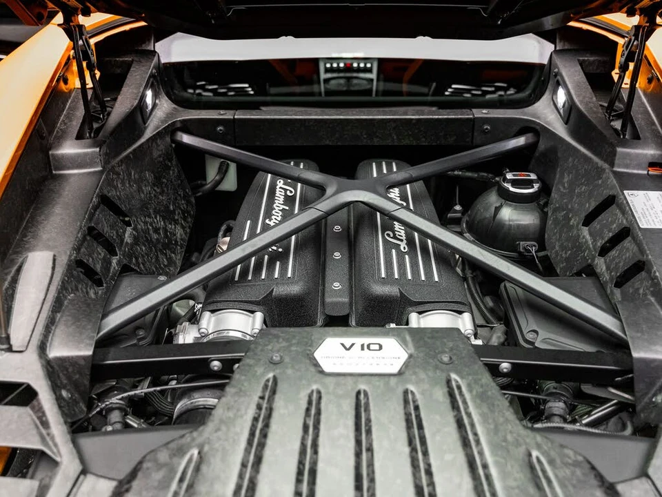 2018 Lamborghini Huracan LP580-2 - Image 2 of 31