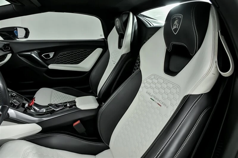 2018 Lamborghini - Image 23 of 31