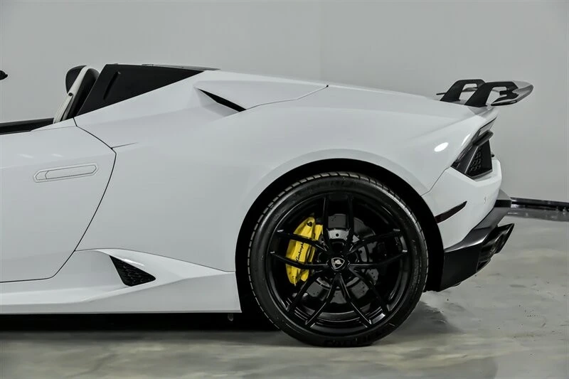 2018 Lamborghini - Image 9 of 31