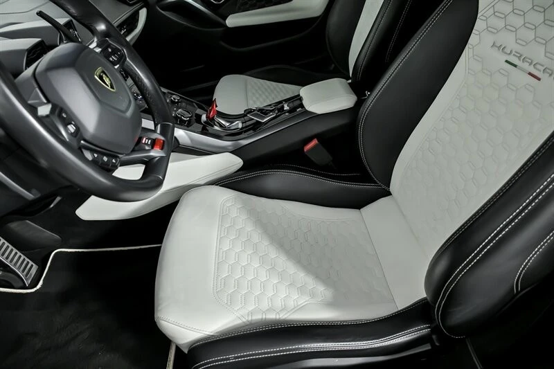 2018 Lamborghini - Image 22 of 31