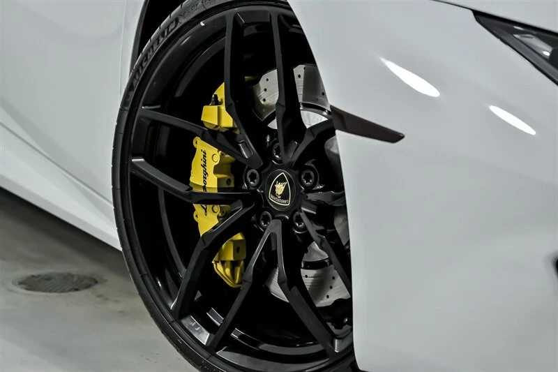 2018 Lamborghini - Image 4 of 31
