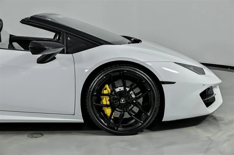 2018 Lamborghini - Image 15 of 31