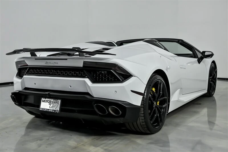 2018 Lamborghini - Image 12 of 31