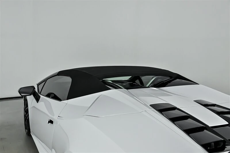 2018 Lamborghini - Image 18 of 31