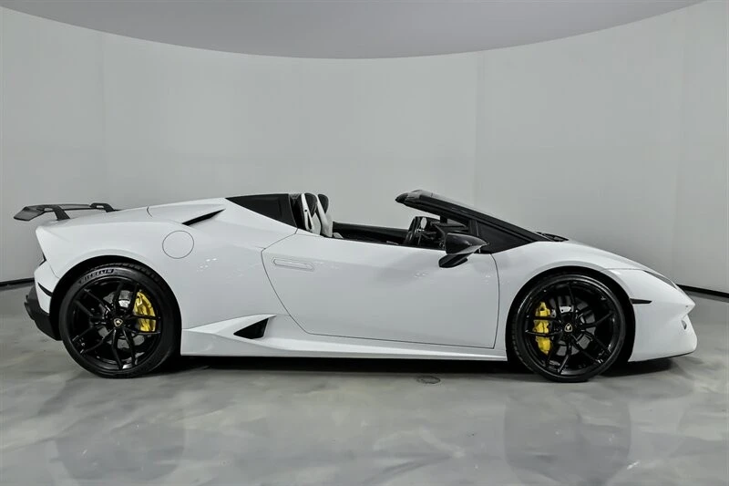 2018 Lamborghini - Image 14 of 31