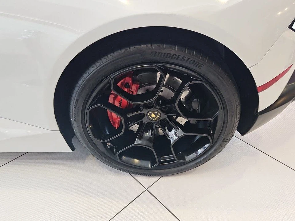 2018 Lamborghini Huracan LP580-2 - Image 8 of 30