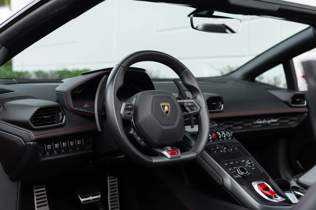 2018 Lamborghini Huracan LP580-2 - Image 5 of 12