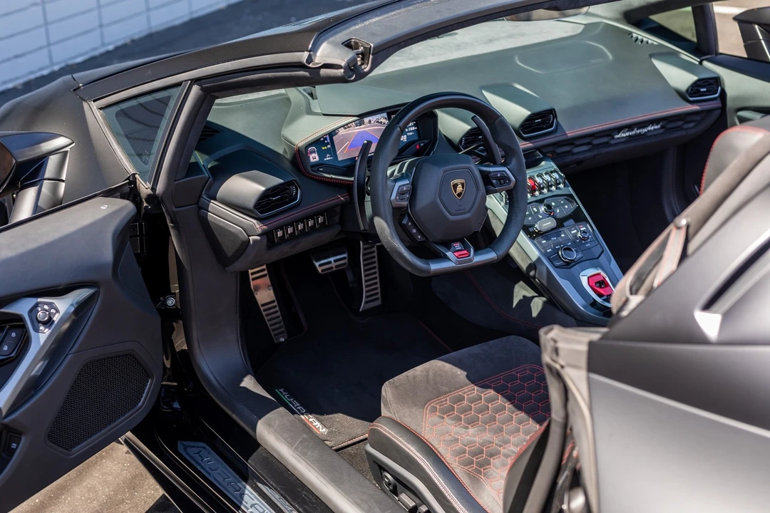 2018 Lamborghini Huracan LP580-2 - Image 5 of 31