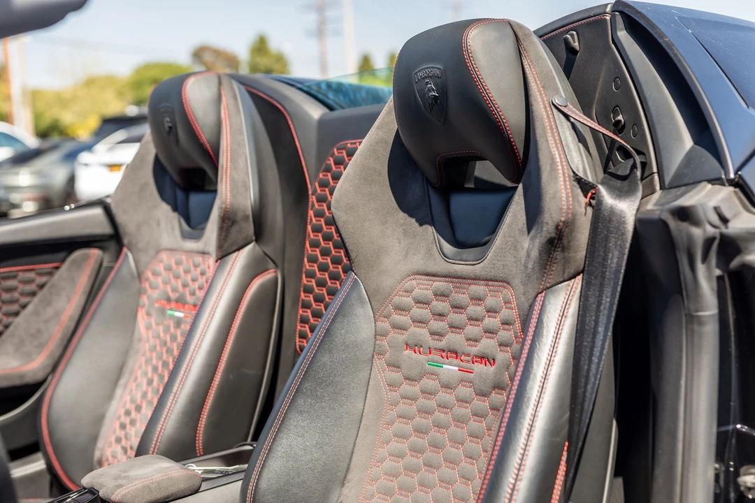 2018 Lamborghini Huracan LP580-2 - Image 6 of 31