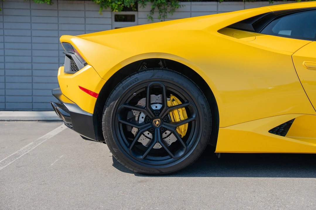 2018 Lamborghini Huracan LP580-2 - Image 5 of 21