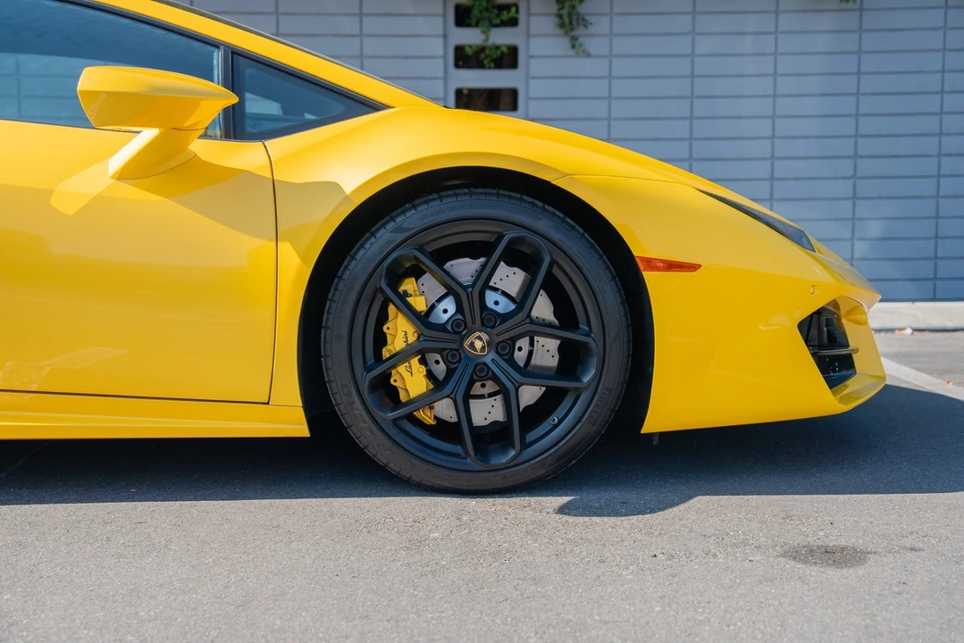 2018 Lamborghini Huracan LP580-2 - Image 6 of 21